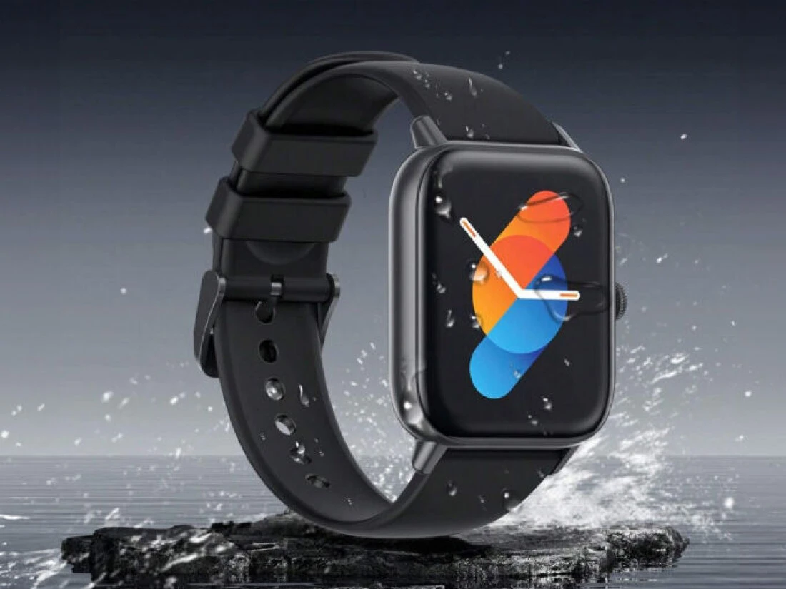 FitiWatch smartwatch exposed to dynamic water splash studio backdrop